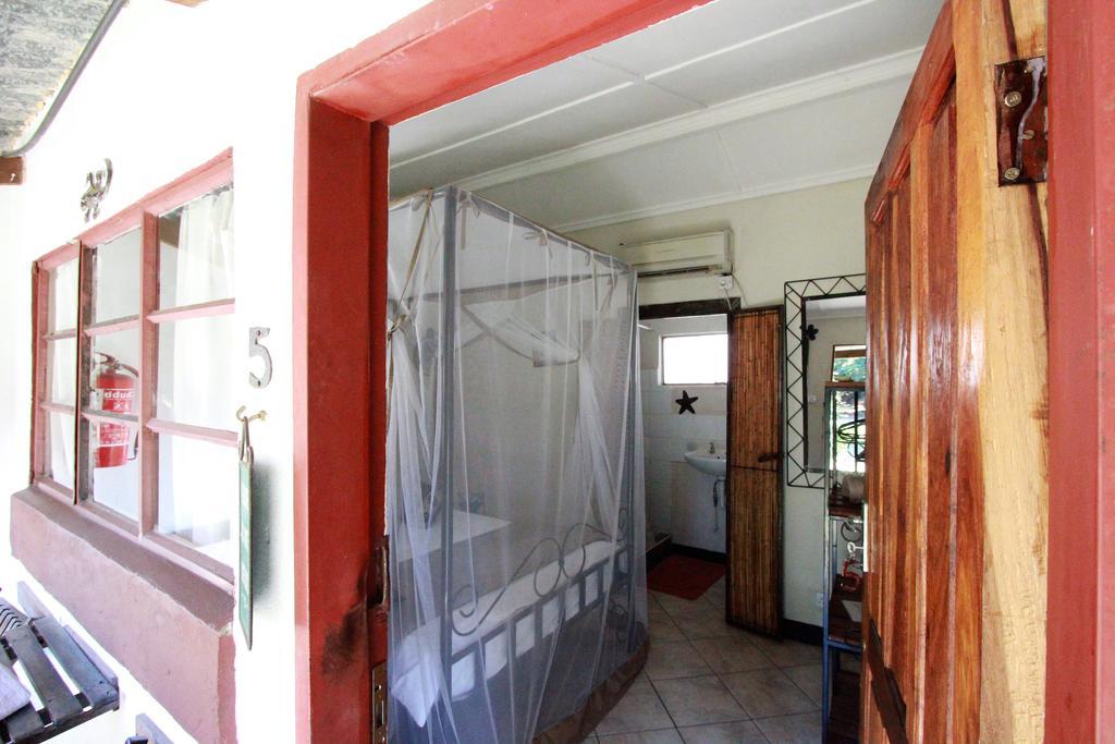Zigzag Town Lodge Livingstone Exterior foto